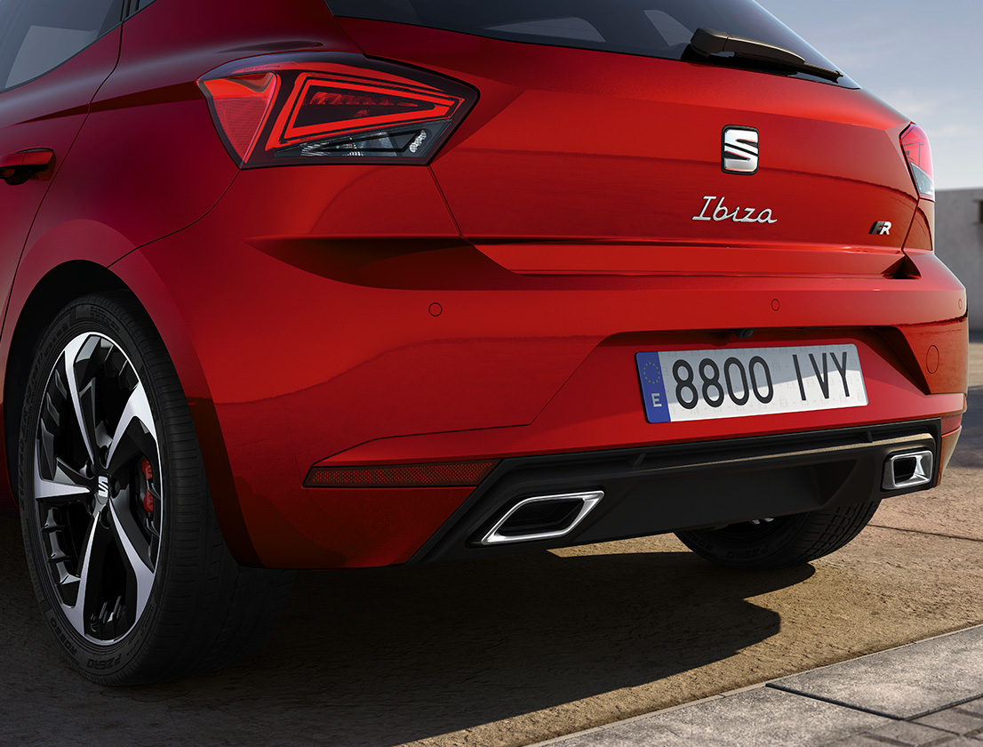 seat ibiza desire red colour integrated exhaust pipes