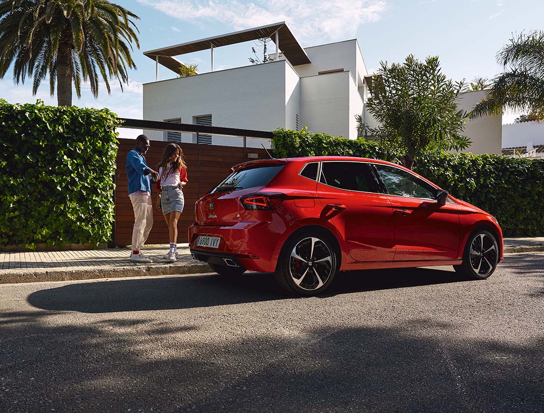 couple looking seat ibiza desire red colour