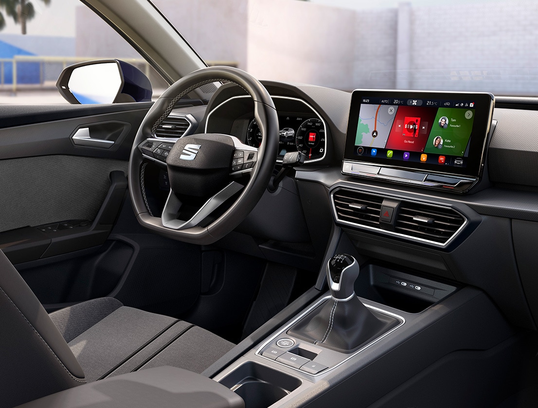 seat leon interior view of the steering wheel and infotainment screen