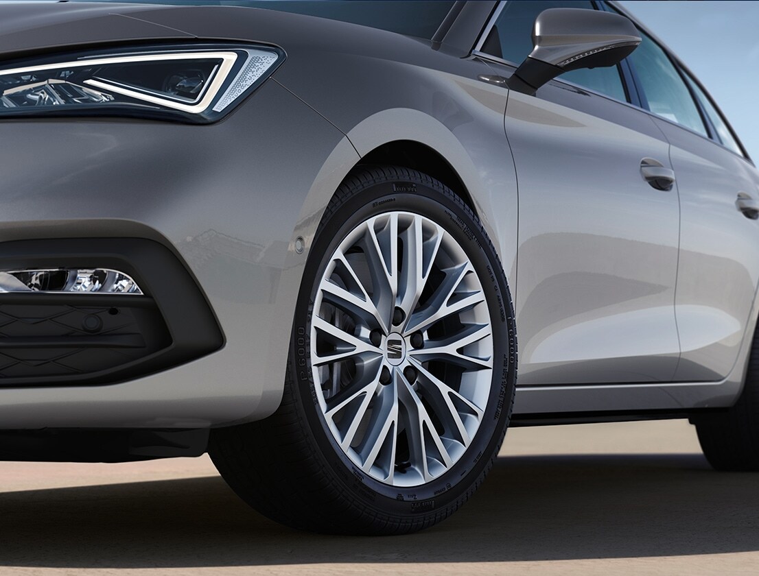 seat leon xc urban silver colour with silver alloy wheels