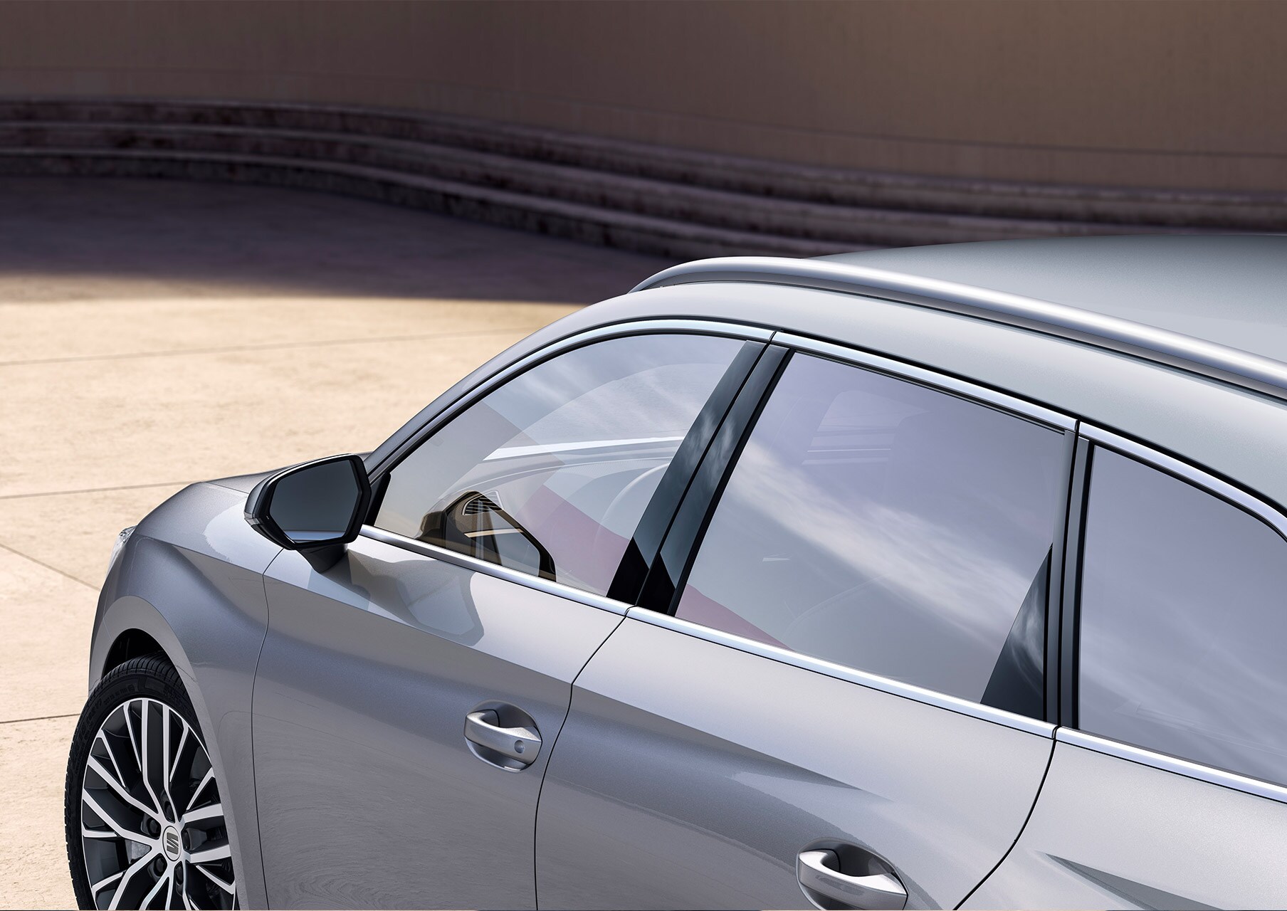 lateral view of seat leon sp xcellence trim urban silver colour