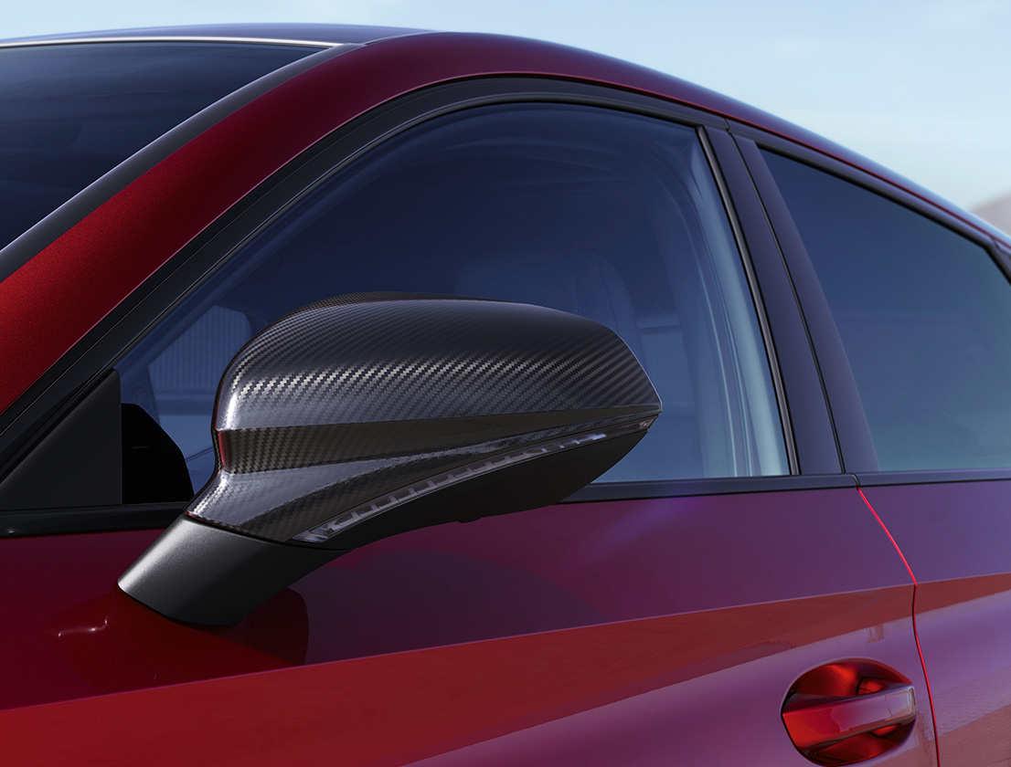 seat leon 5d fr trim desire red colour with carbon fibre exterior mirrors