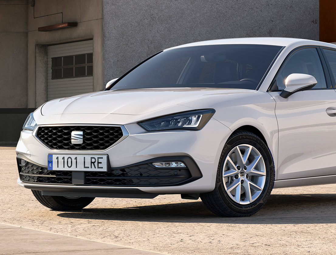 SEAT Leon SE trim nevada white colour with led fog lights