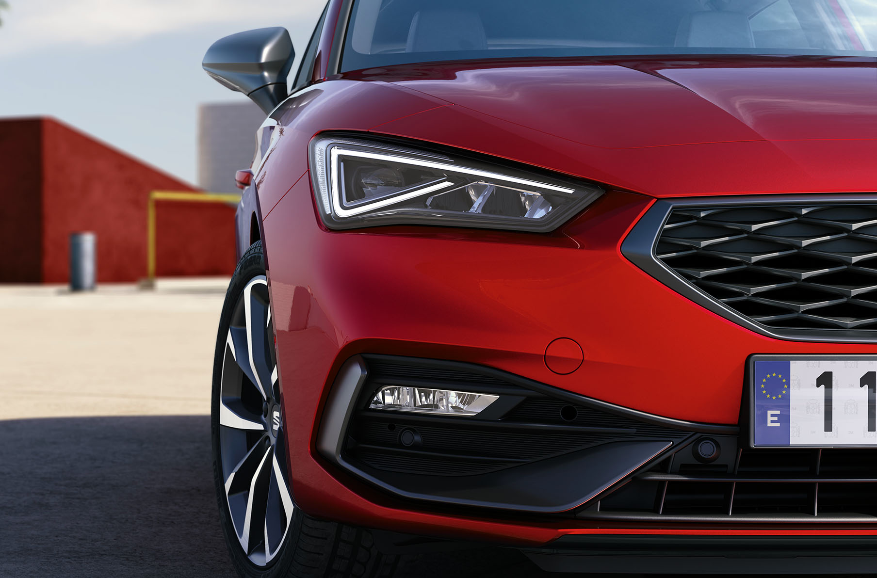  SEAT Leon desire red colour with full led dynamic headlights