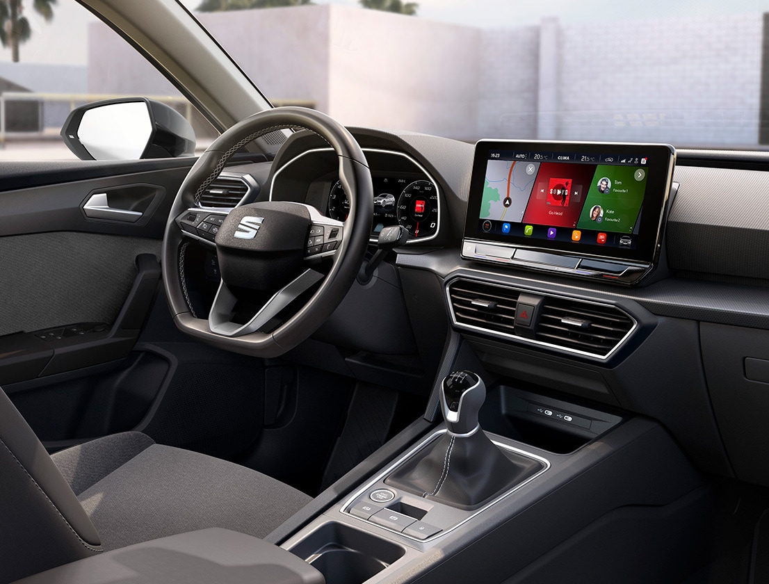 seat leon interior view of the steering wheel and infotainment screen